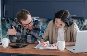 How Canadians Are Handling Unexpected Expenses Without Turning to High-Interest Loans